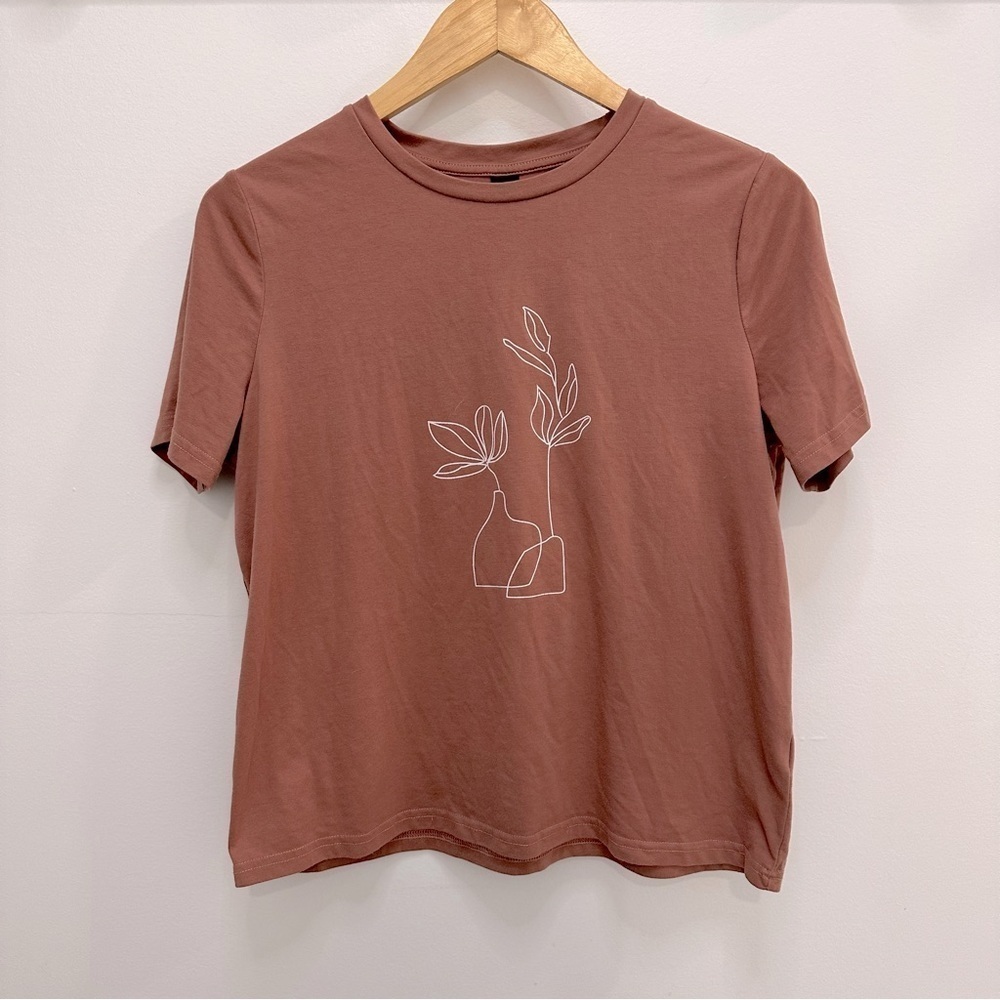 Small SCHEIN flowers in vase t shirt